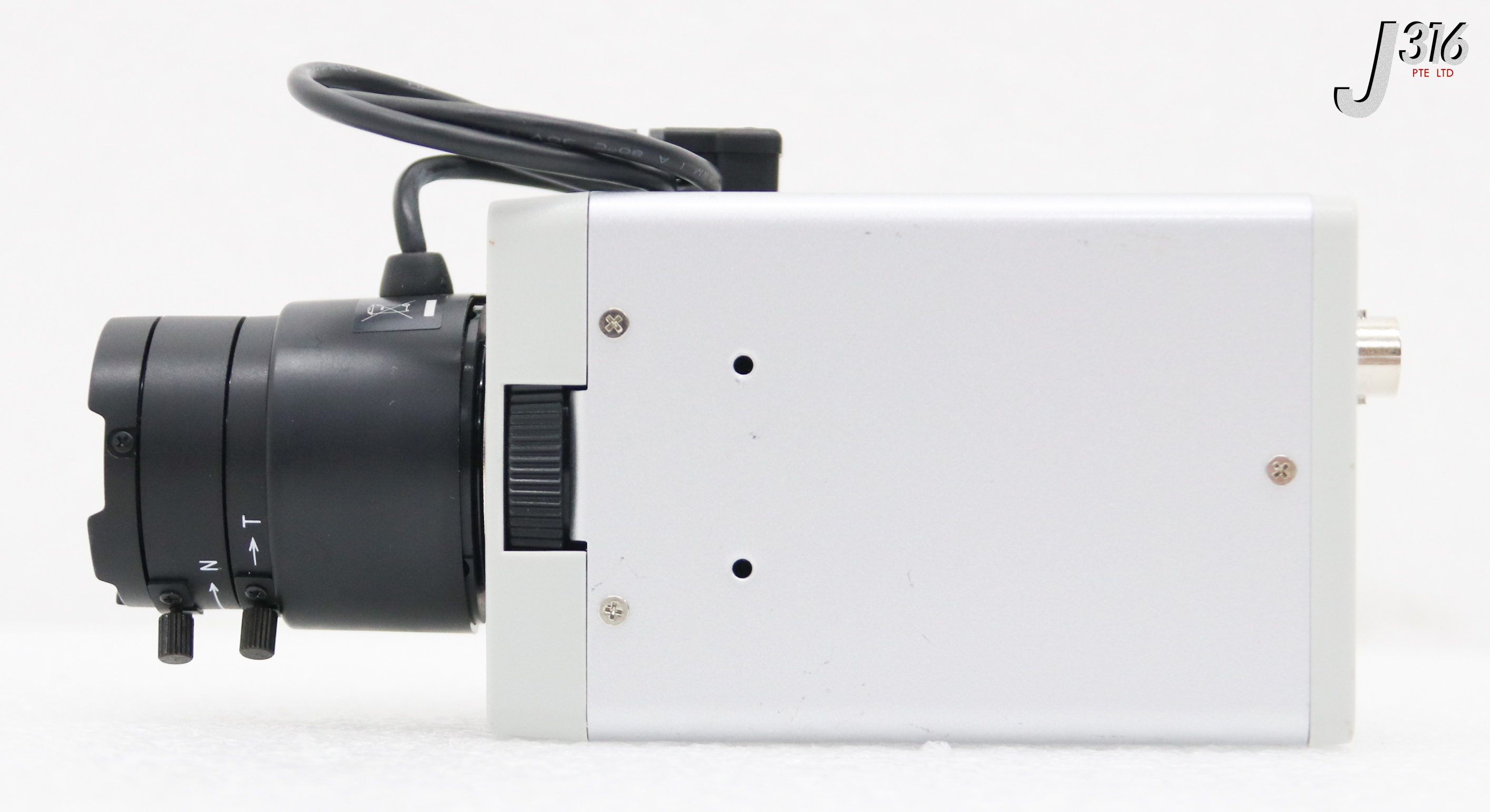 37455 GANZ SUPER HIGH RESOLUTION CAMERA, COLOUR W/ LENS 3.5-8MM 1